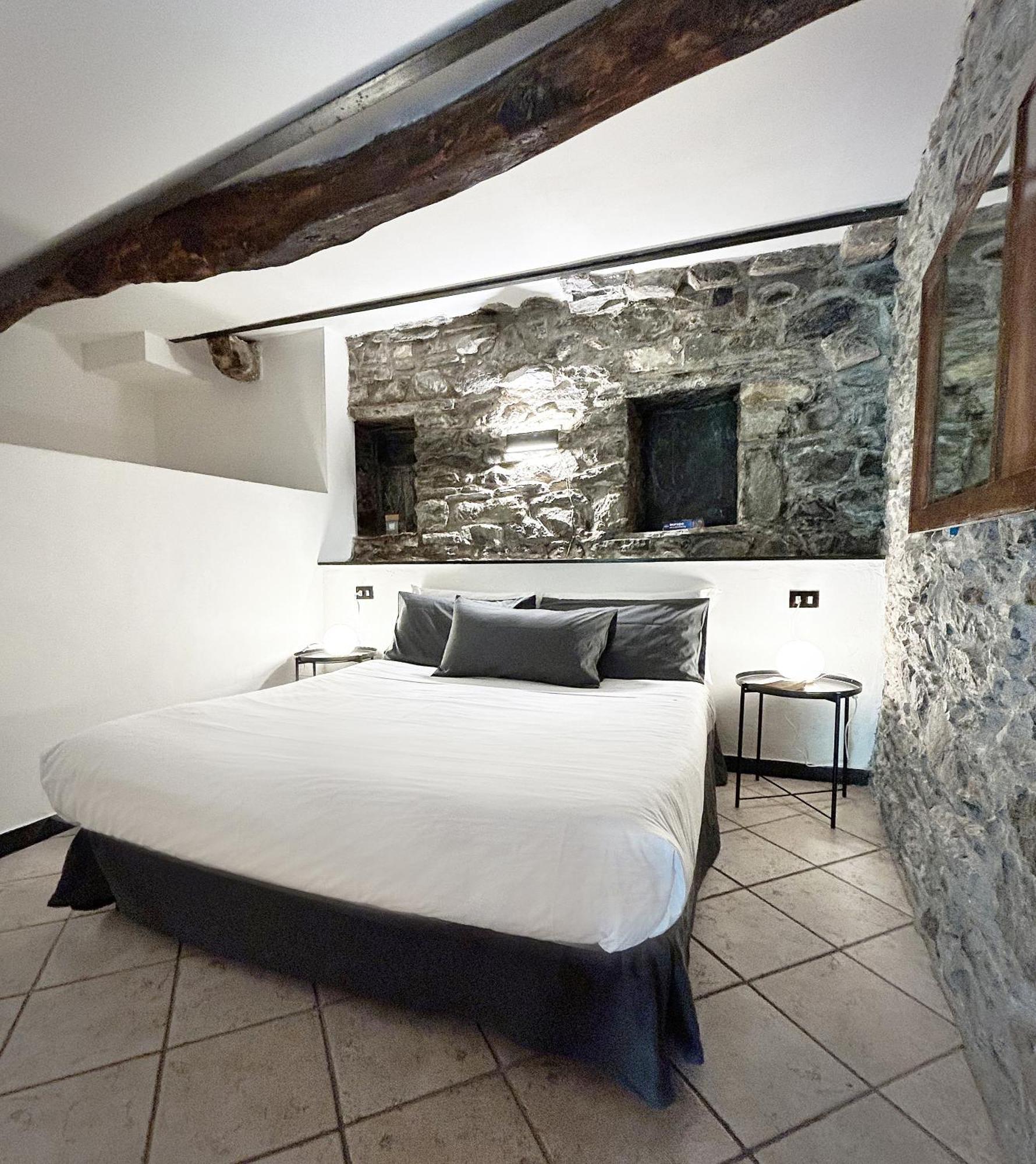 Pietra Azzurra, Newly Renovated Apartment กอร์นิญา ภายนอก รูปภาพ