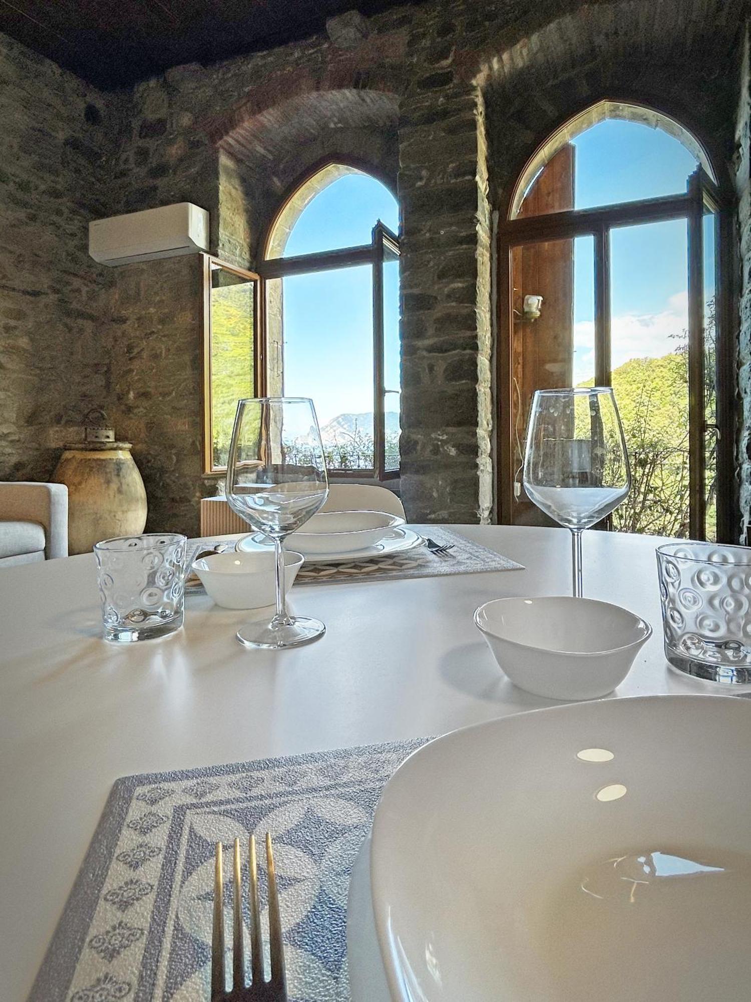 Pietra Azzurra, Newly Renovated Apartment กอร์นิญา ภายนอก รูปภาพ