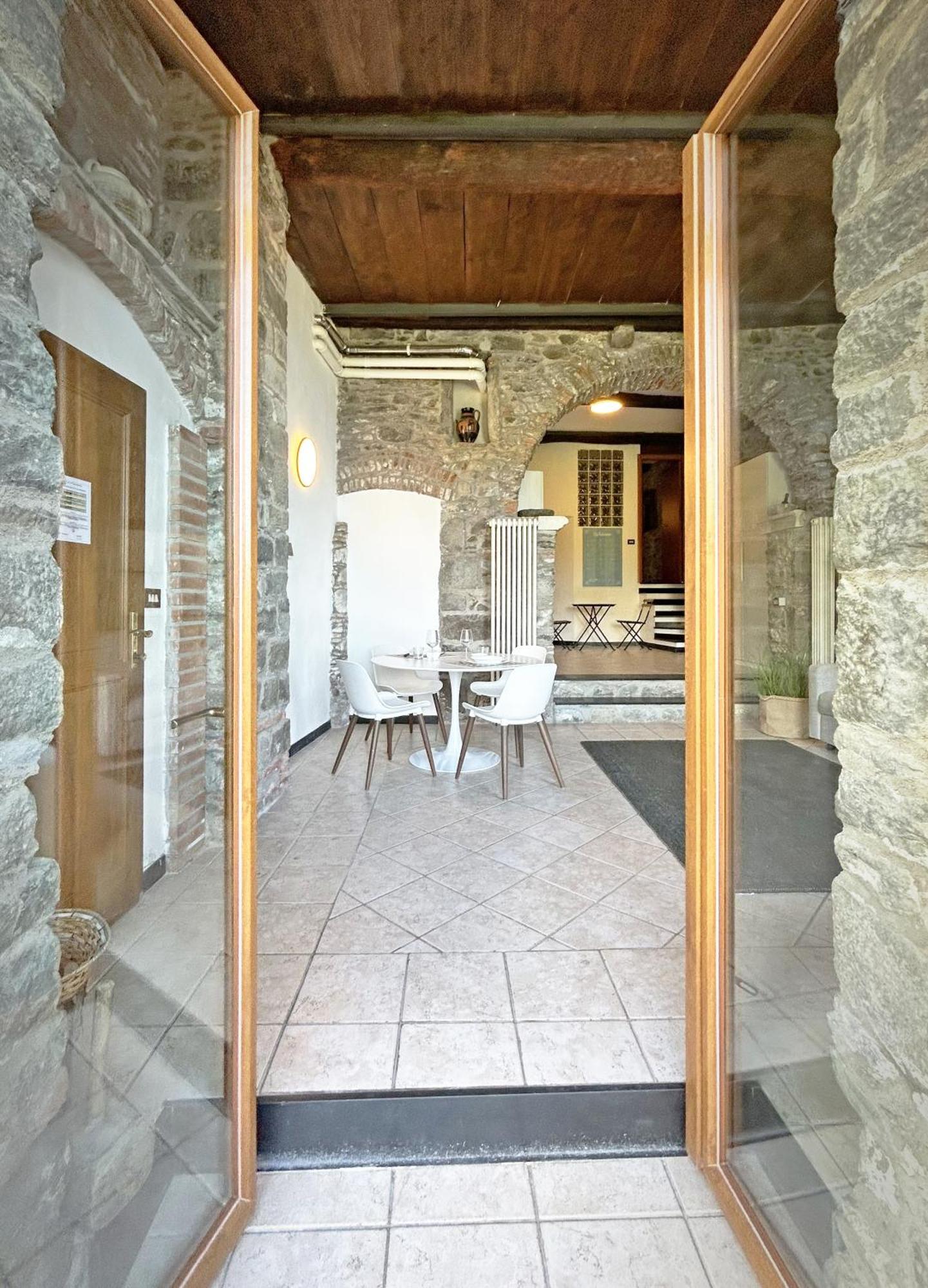 Pietra Azzurra, Newly Renovated Apartment กอร์นิญา ภายนอก รูปภาพ